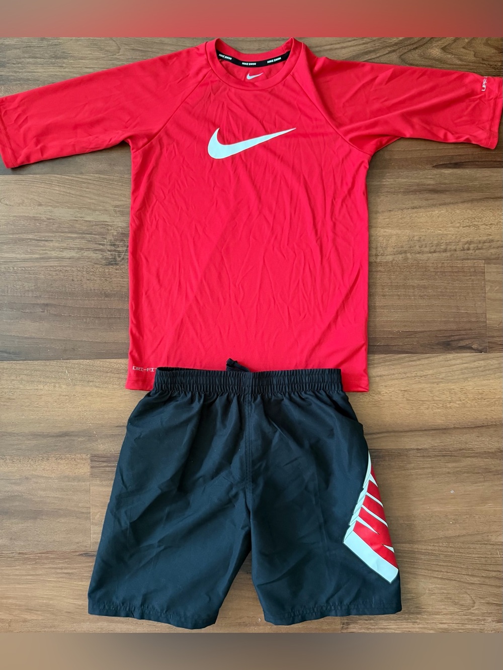 Nike Boys Red Swim Rashguard Set, Medium